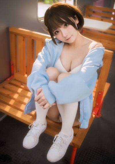女同学被爽流片真人爽_720免费高清观看