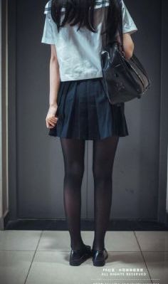 正在播放国产精品自慰_JVID性感写真