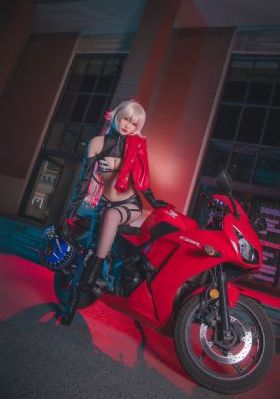 高清欧美人妖泄精_4K神马在线观看
